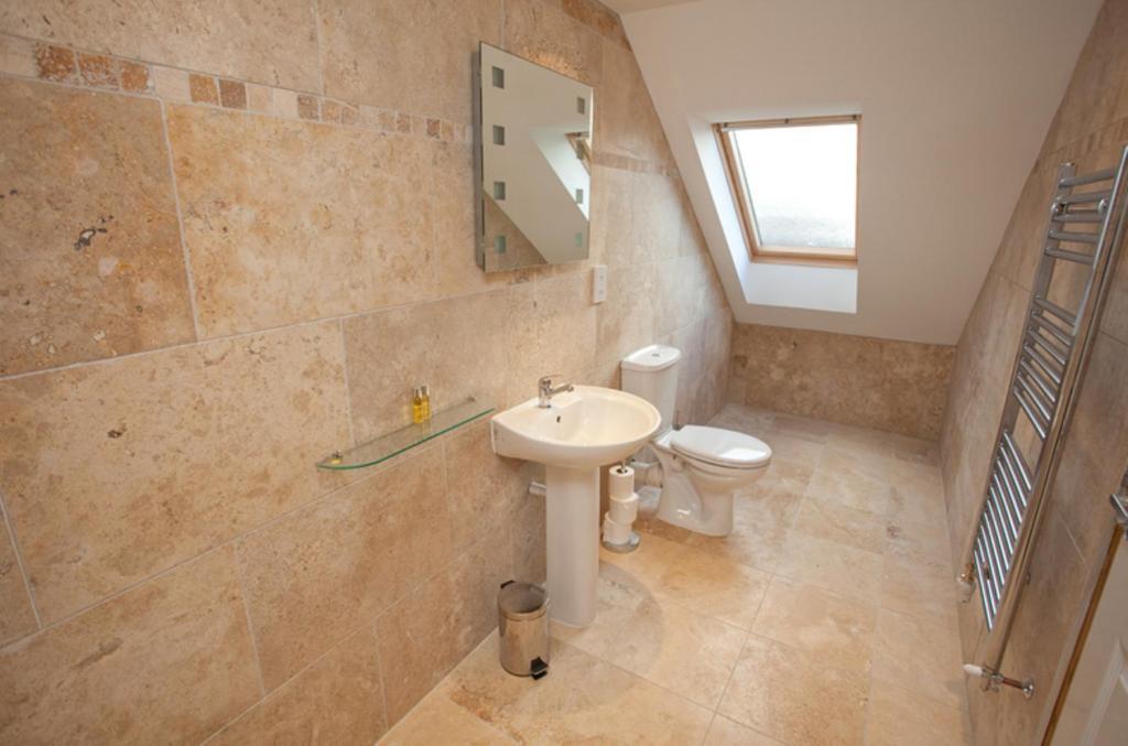 Holly Lodge Alnwick Room photo