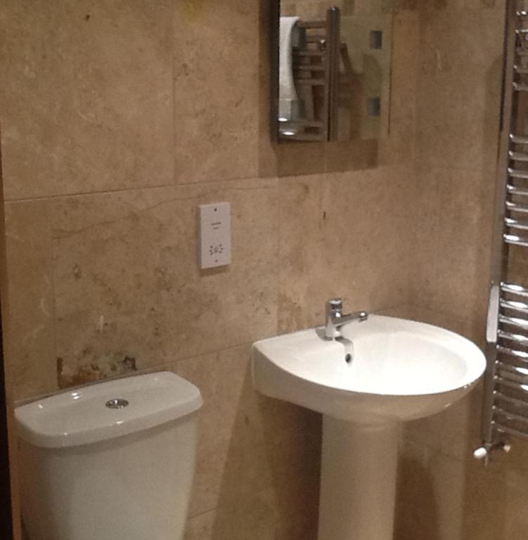 Holly Lodge Alnwick Room photo